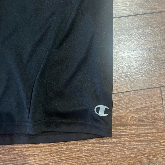 Champion shorts - Picture 2 of 3
